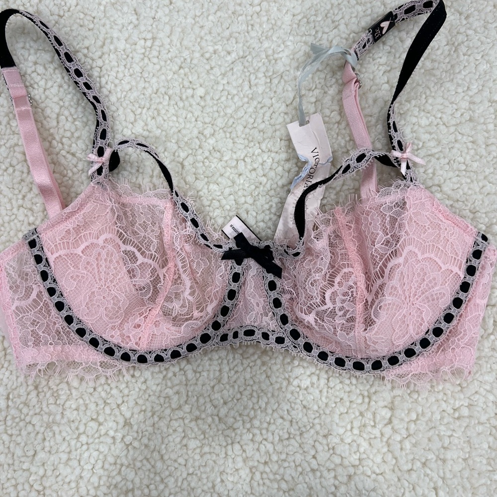 Victoria Secret Bra NWT